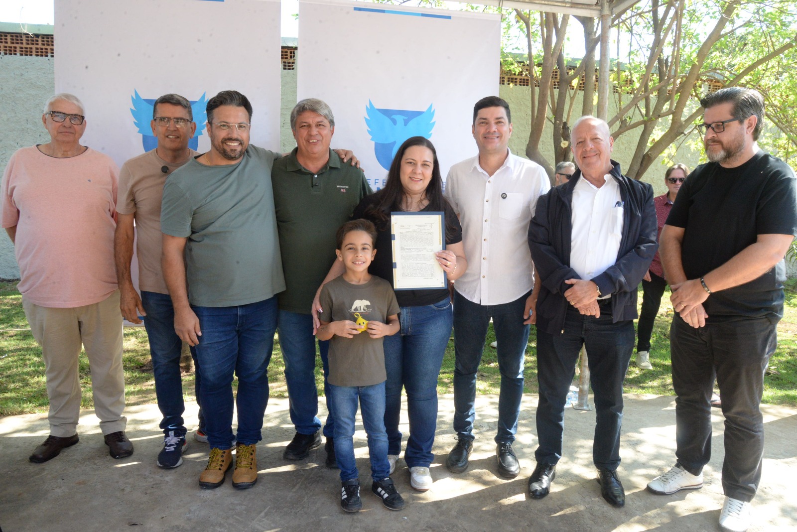 A manhã de festa teve ainda a entrega de 16 escrituras de imóveis, encerrando uma espera de quase 30 anos