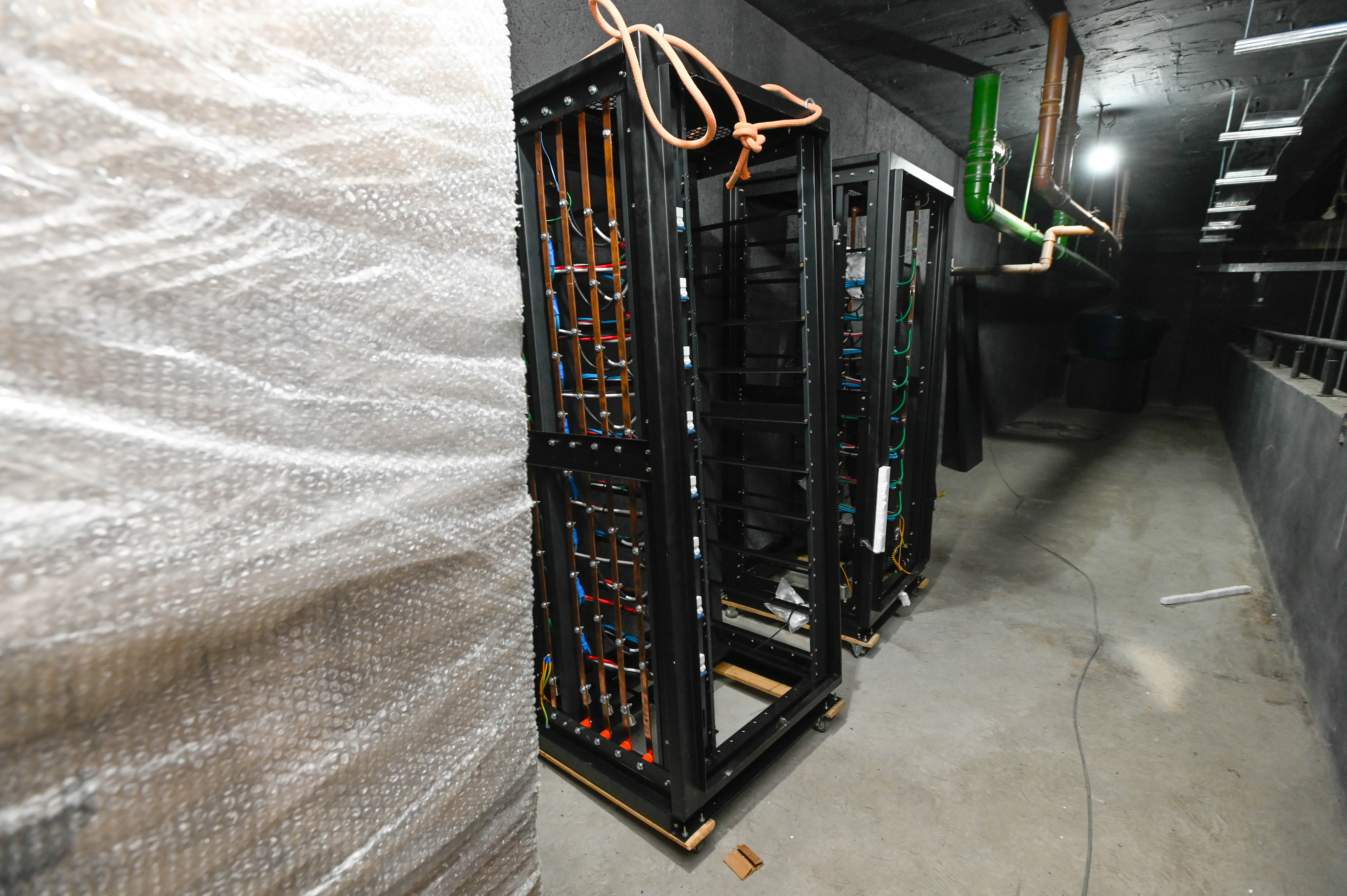 Segunda fase da reforma incluiu toda a parte eletrônica do teatro 