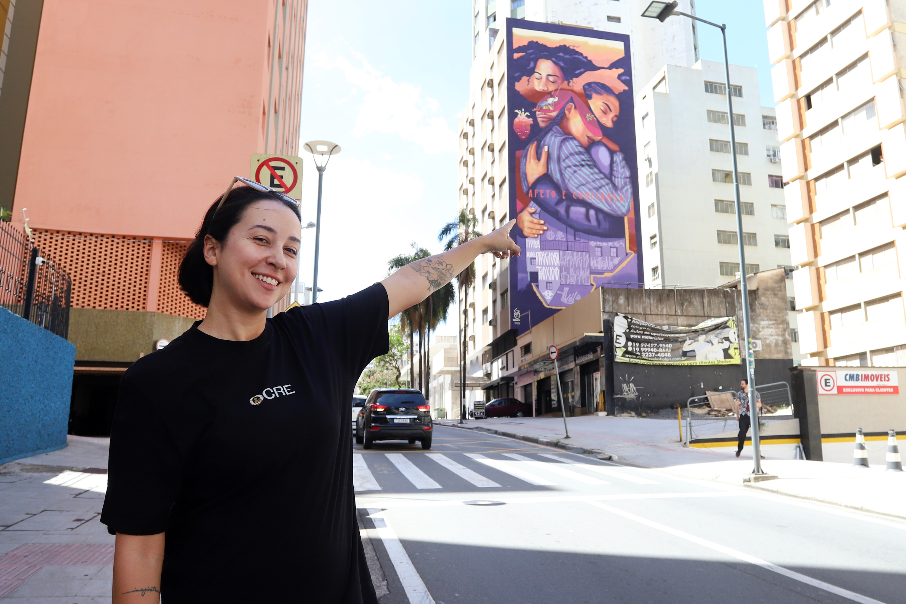 Mural de Gim Martins dialoga com sentimentos essenciais para a convivência em sociedade