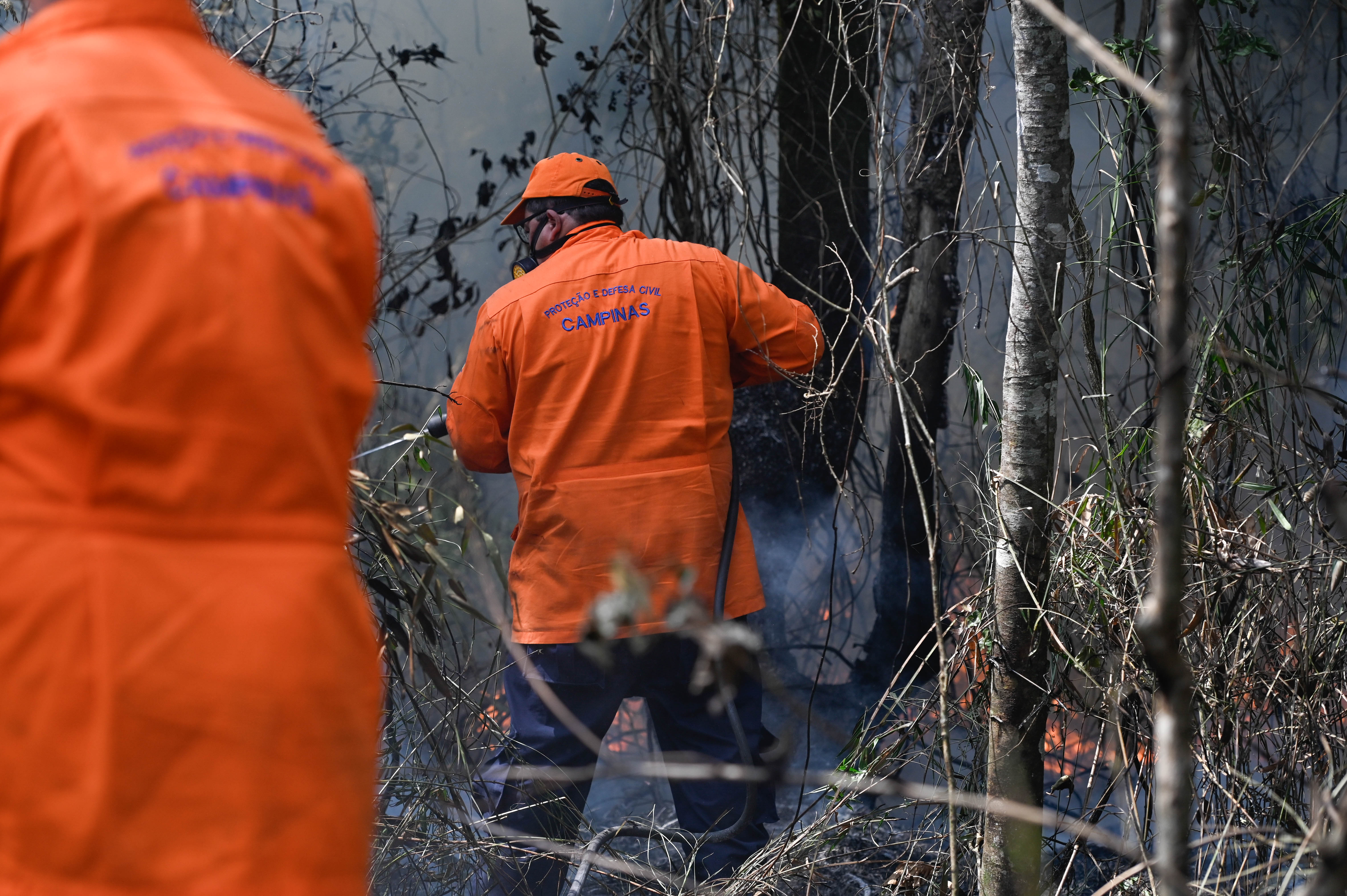 Campinas entra em período de atenção para o risco de incêndios em vegetação a partir desta quarta, 12 de agosto, chegando ao nível de emergência no fim de semana
