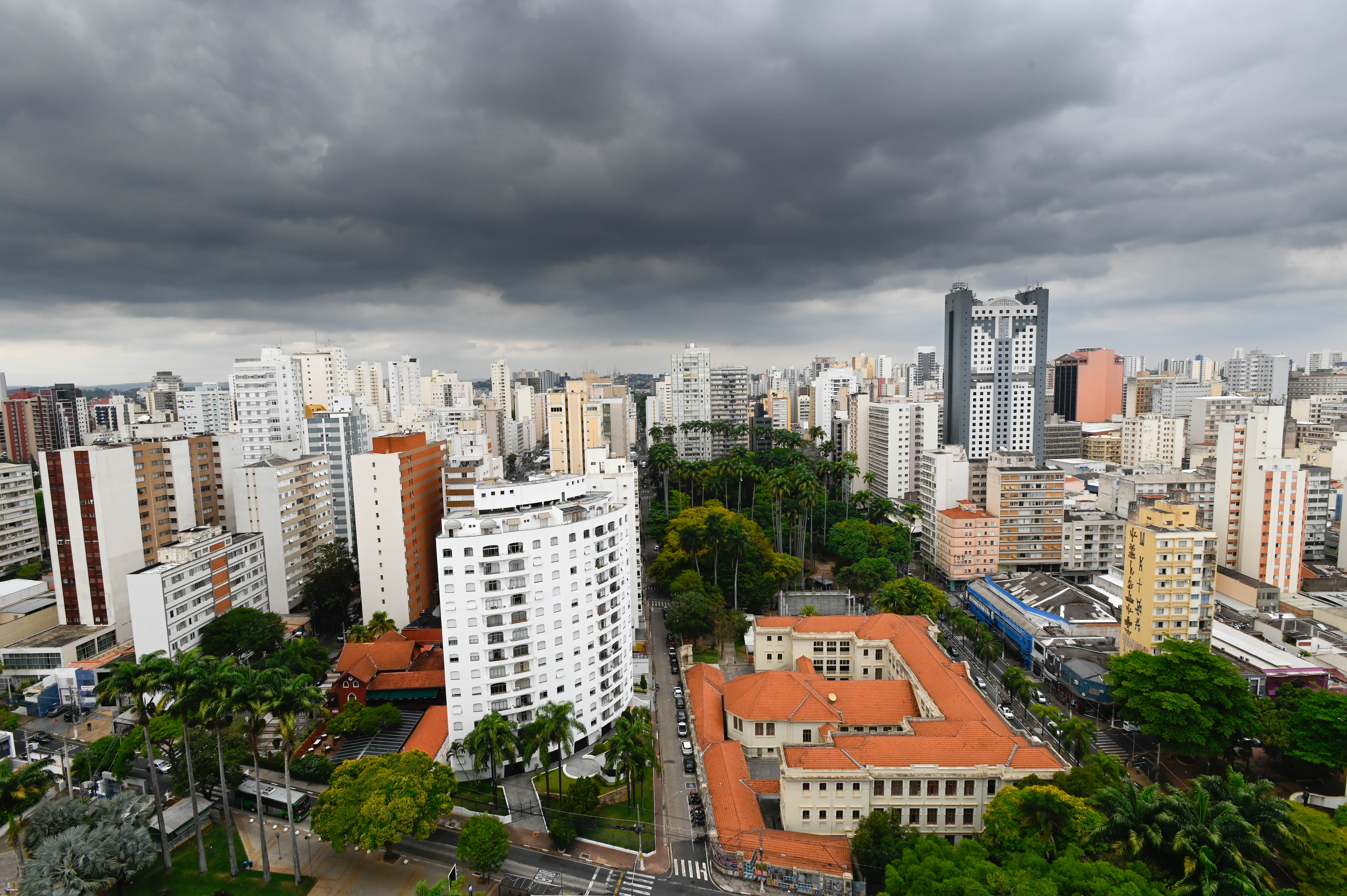 A temperatura máxima prevista é de cerca de 28°C