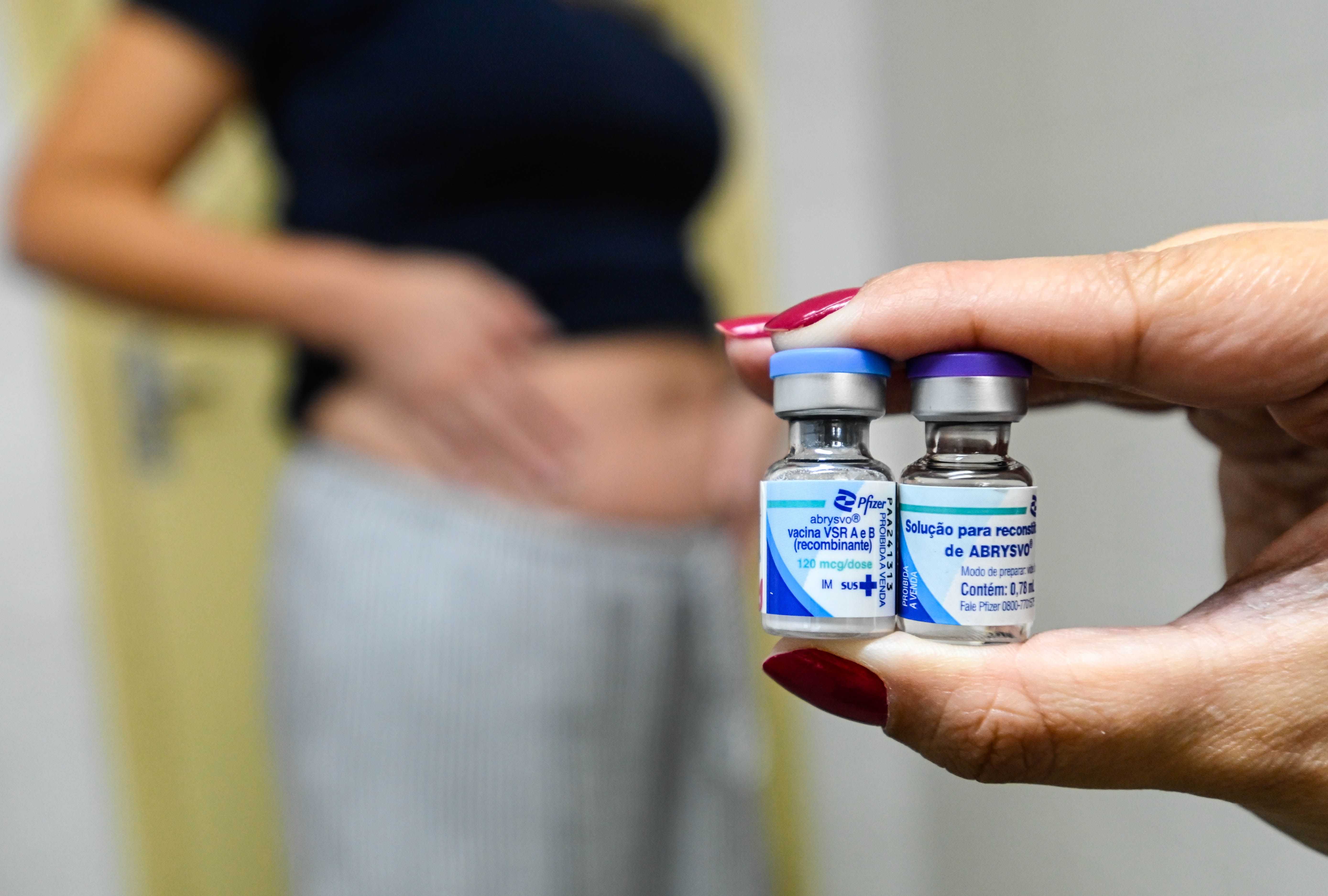 Vacinação de gestantes permite que os anticorpos sejam transferidos ao bebê e ofereçam proteção nos primeiros meses de vida