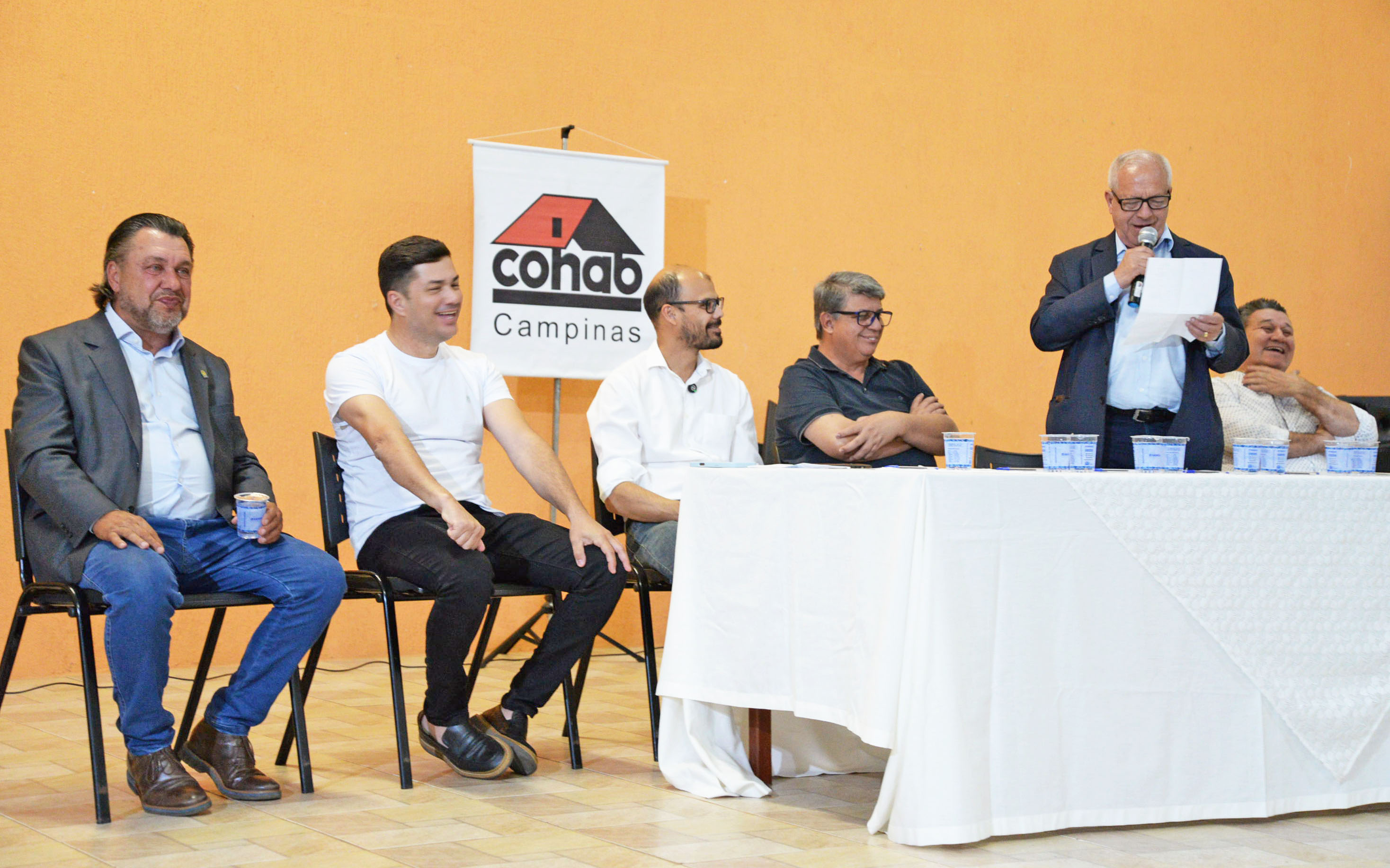 Cerimônia contou com a presença de autoridades municipais e da Cohab