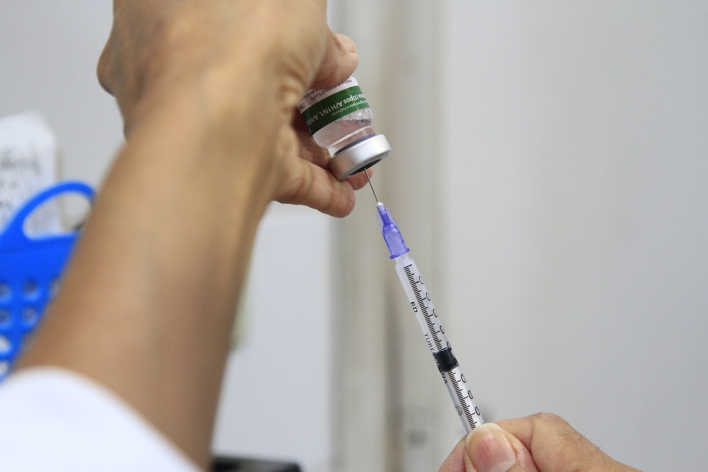 Vacina protege contra as gripes A (H1N1 e H3N2) e B