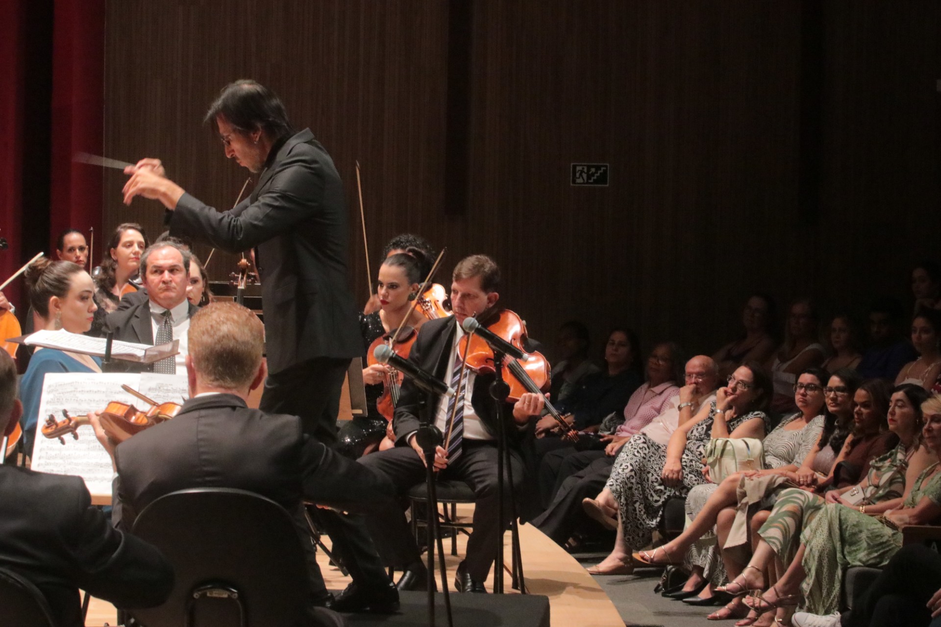 A apresentação no Teatro do Centro de Convivência começa às 19h deste sábado