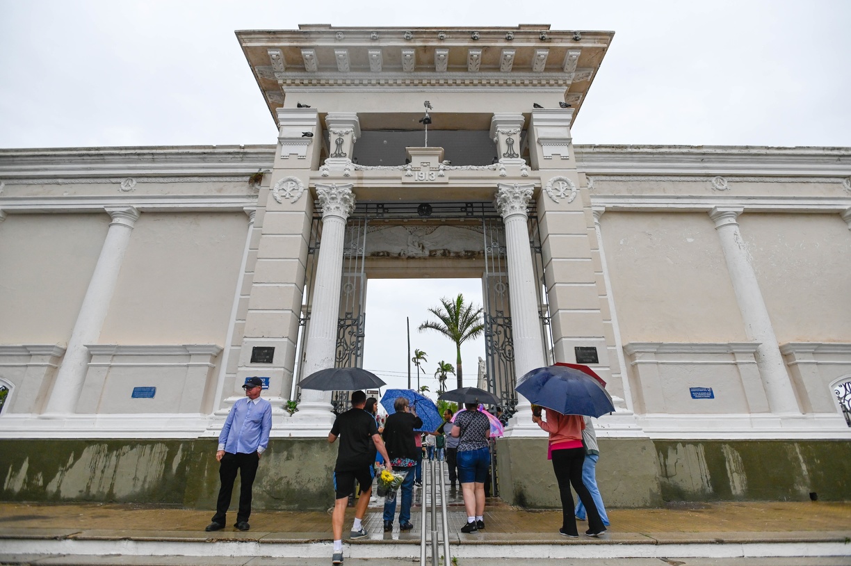 Entrada do Cemitério da Saudade