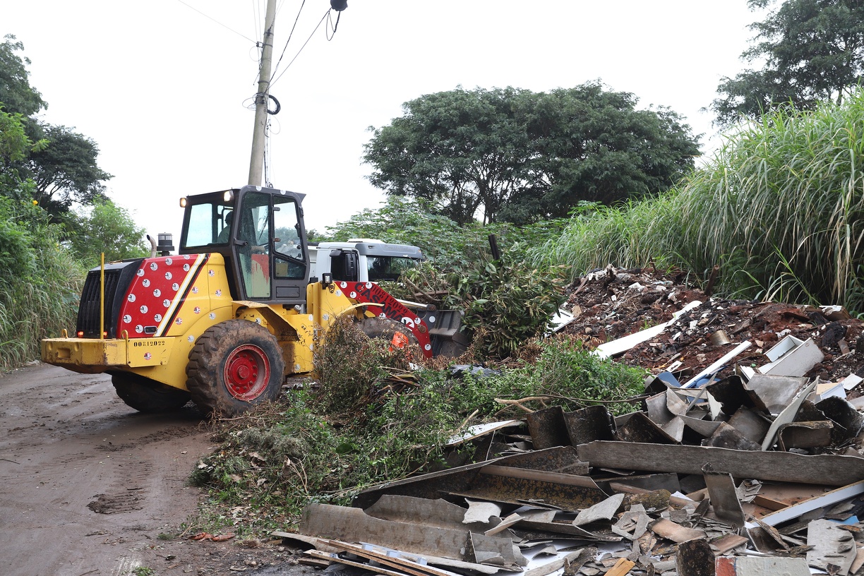 Ação removeu descarte irregular de lixo em vias públicas do Jardim São Pedro 