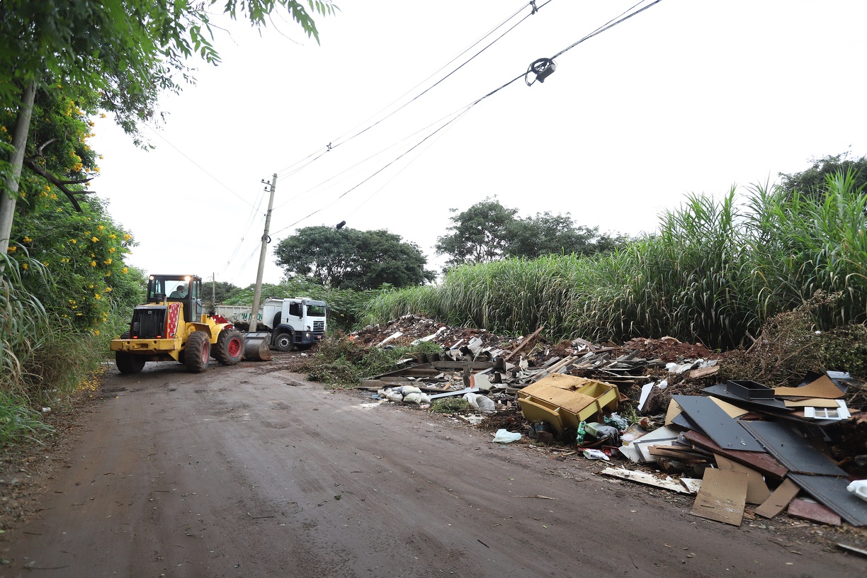 Diversas máquinas foram utilizadas na ação 
