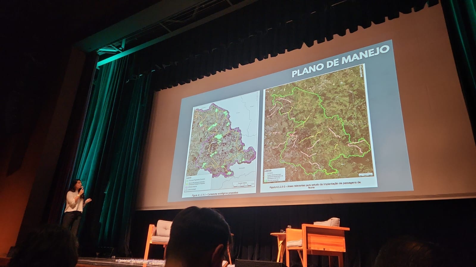 A assessora técnica da Seclimas, Ângela Guirao, mostra onde estão localizadas as passagens de fauna dentro das áreas de conectividade e corredores ecológicos da RMC 