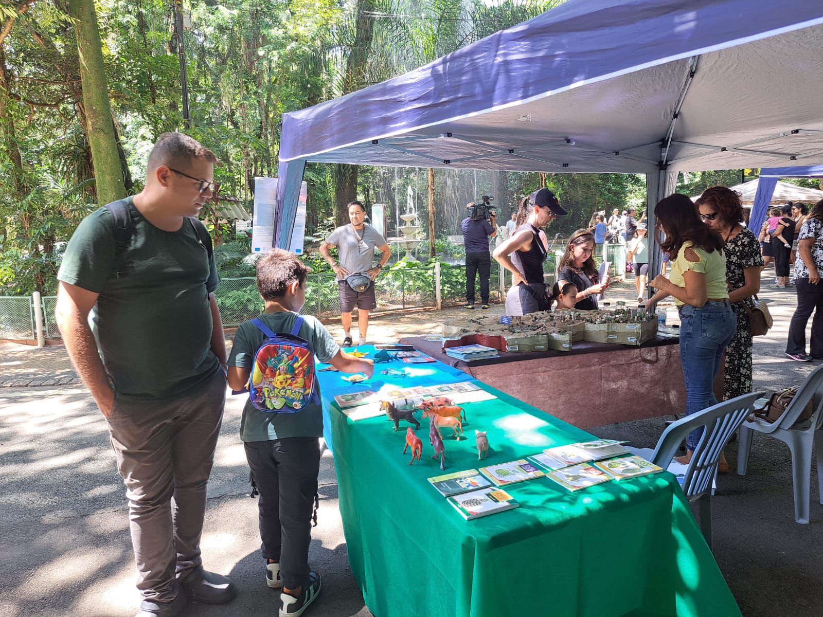Ação no Bosque dos Jequitibás reuniu famílias em atividades educativas e interativas para celebrar o Dia Mundial da Educação Ambiental