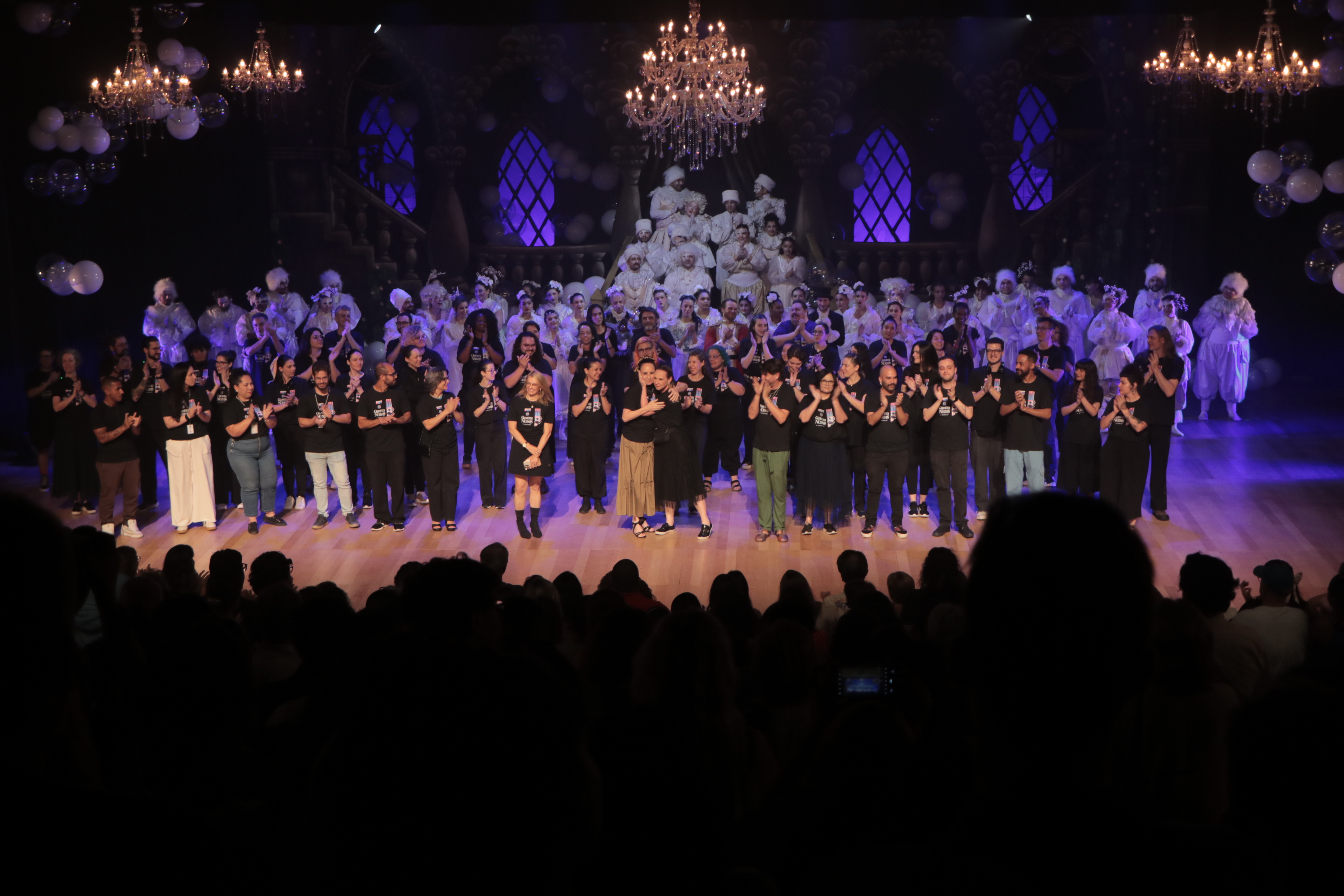 A montagem do espetáculo “Quebra-Nozes, o Musical” reuniu dezenas de profissionais no palco do Centro de Convivência