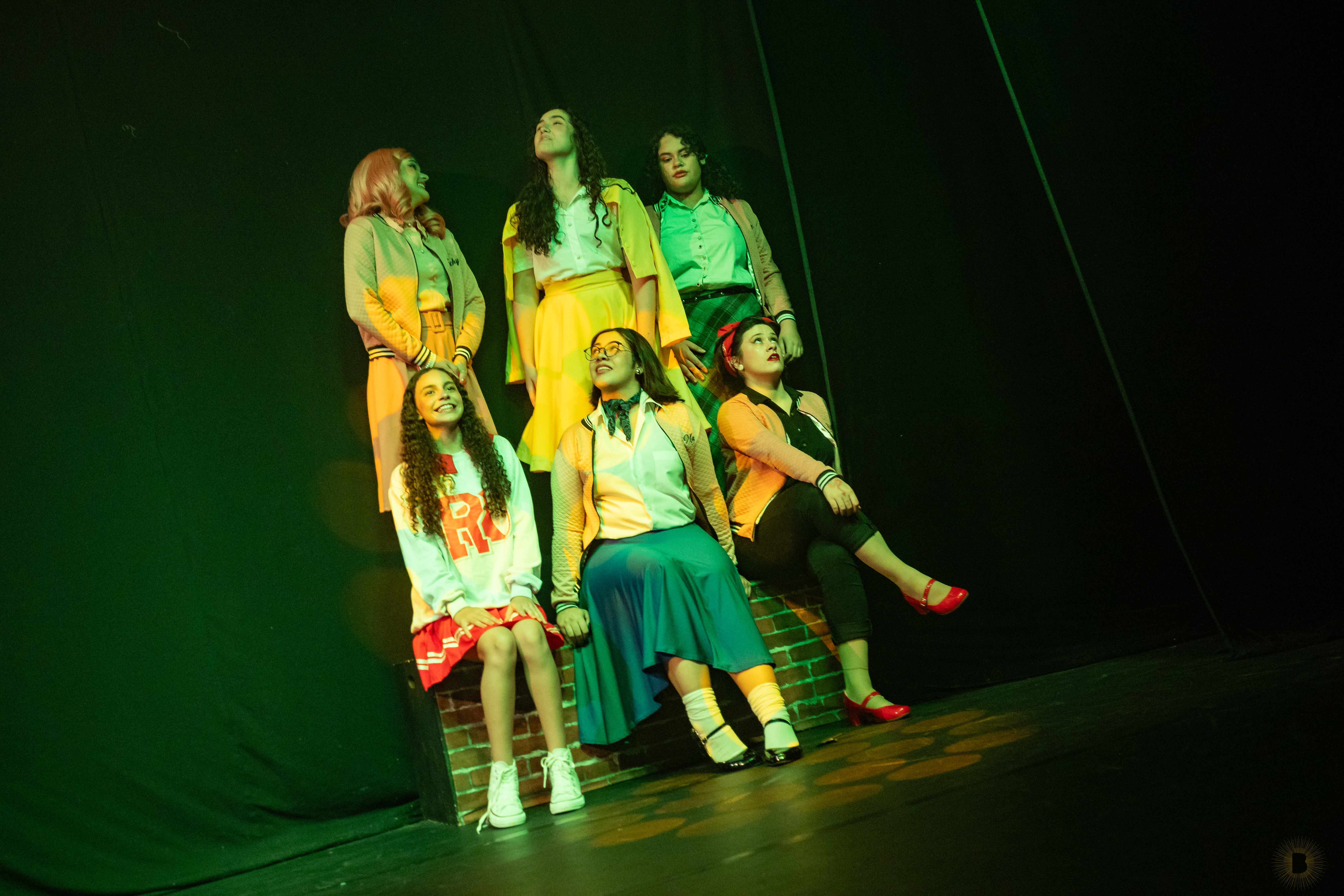 Peça leva a plateia direto para os anos 60