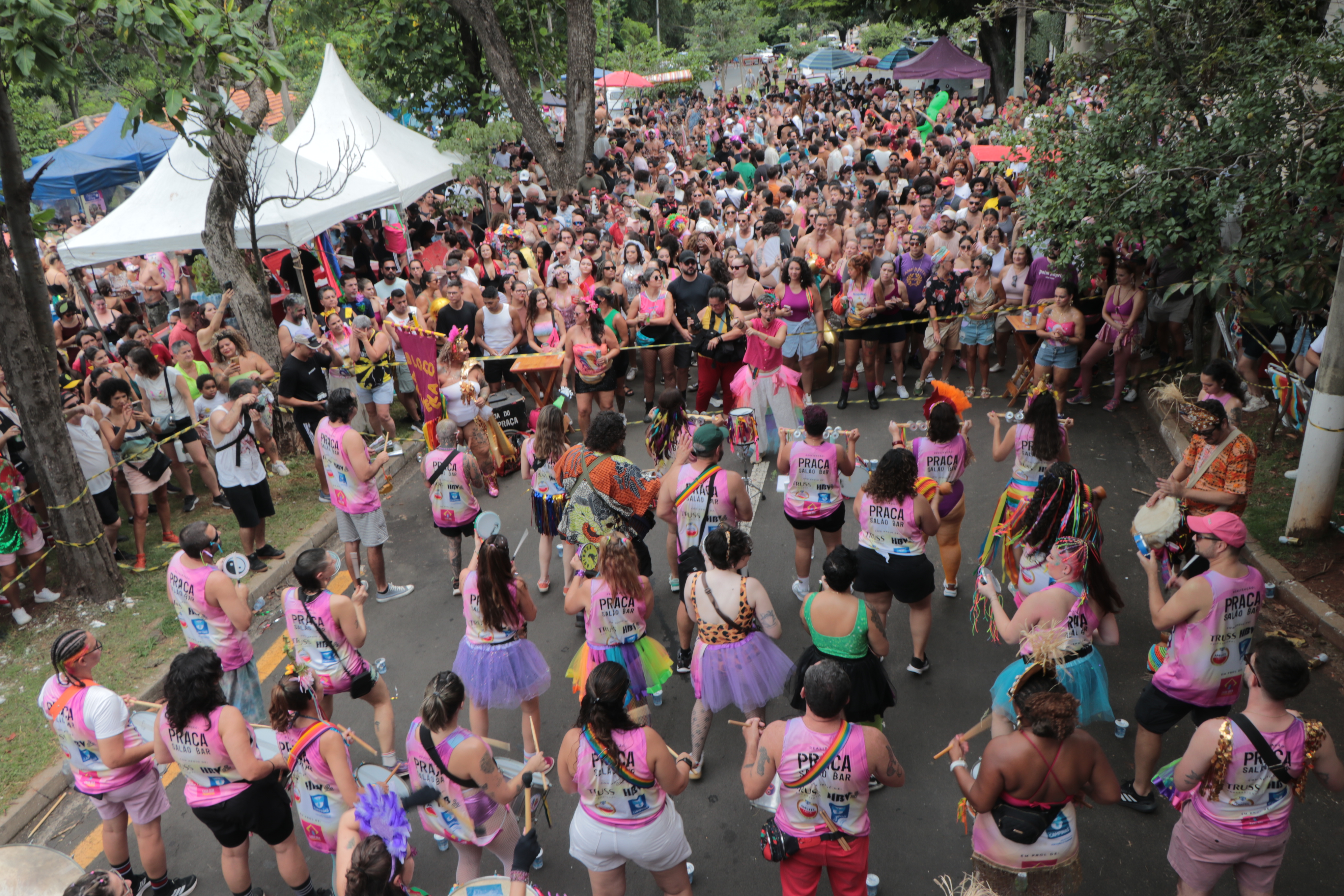 Emdec orienta que, se possível, os motoristas evitem circular pelas regiões de apresentação dos blocos