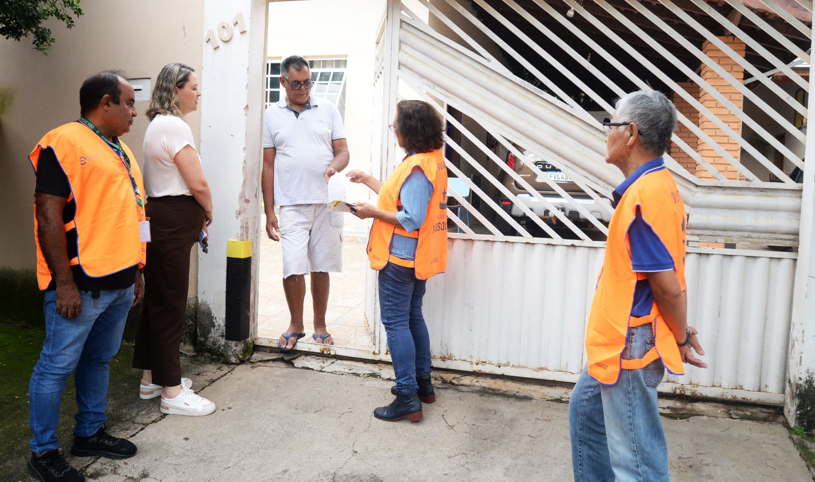 Equipes iniciaram atividades de orientação e retirada de criadouros, mas trabalho teve que ser interrompido
