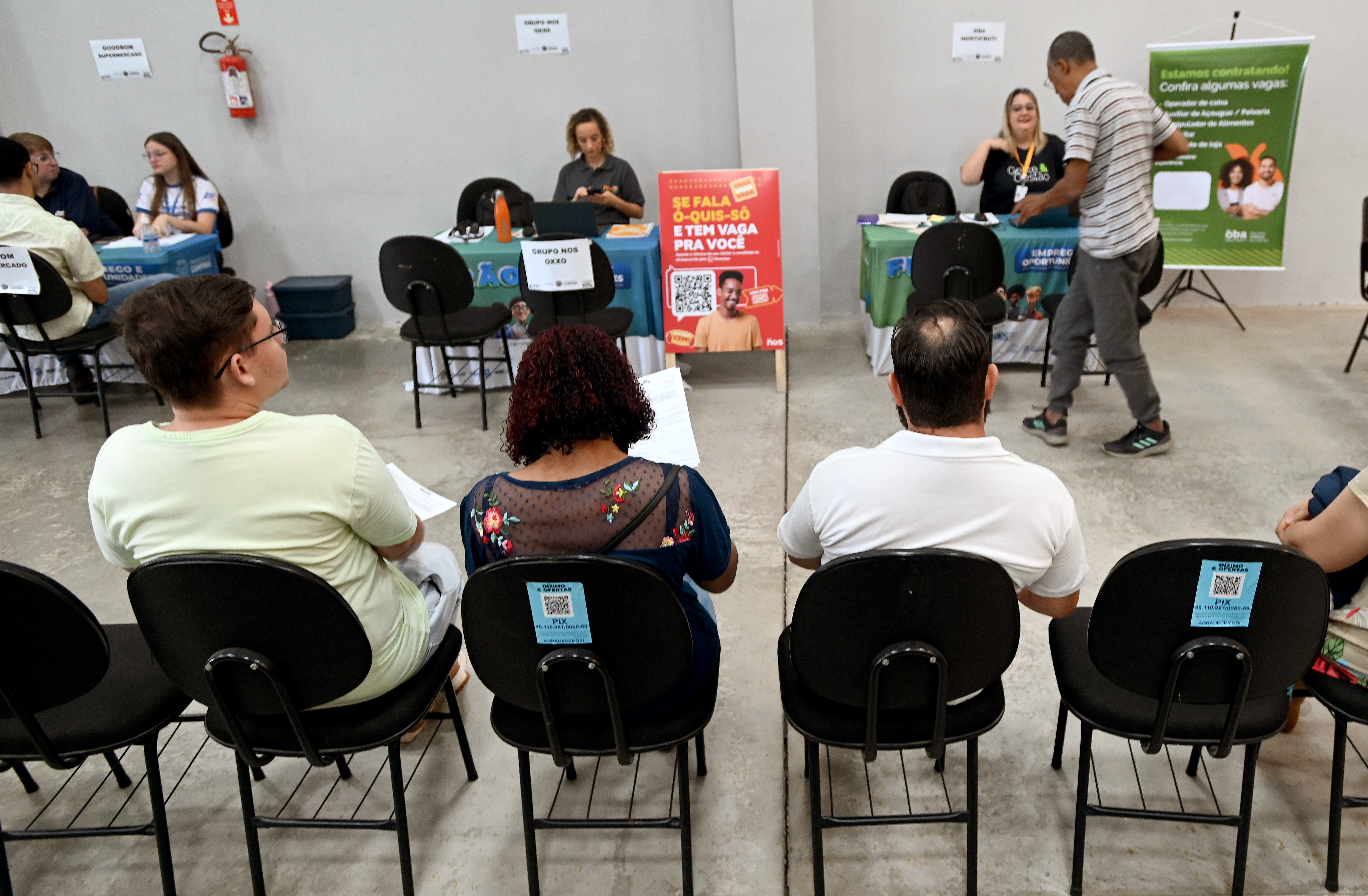 Antes do contato com recrutadores, candidatos passam por triagem com a equipe do Centro Público de Apoio ao Trabalhador (CPAT)