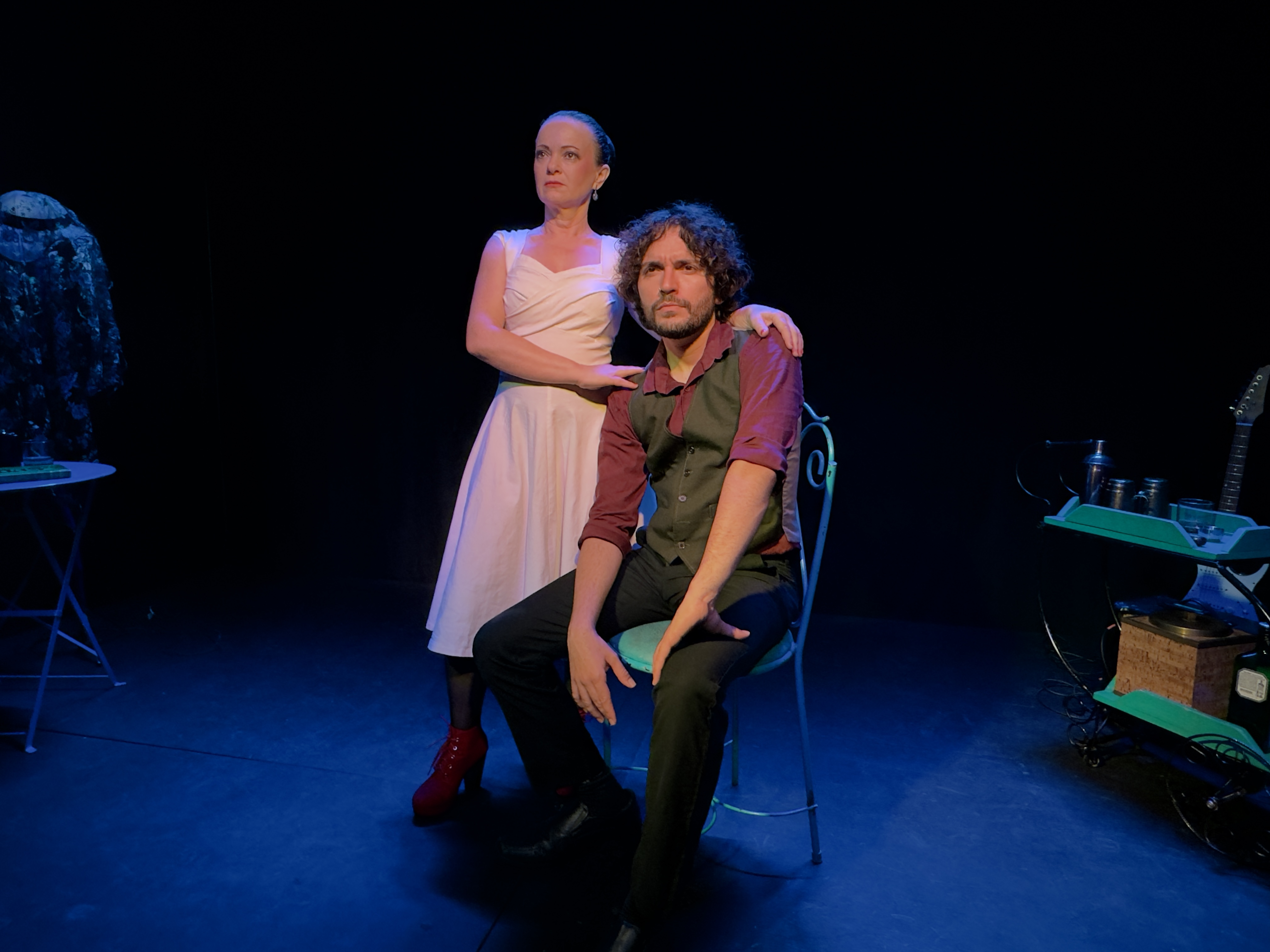 Com pitadas de humor ácido e forte carga simbólica, “Dona Júlia” vai até o limite do espectador, propondo uma experiência sensorial e emocional que provoca reflexão sobre a complexidade humana 