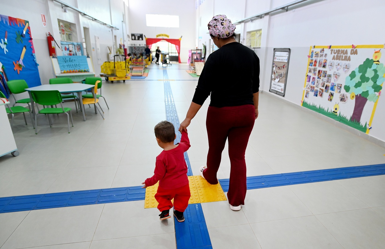 O processo é destinado a crianças menores de 6 anos e também deve ser realizado pelos responsáveis que desejam transferir alunos da rede particular para creches municipais