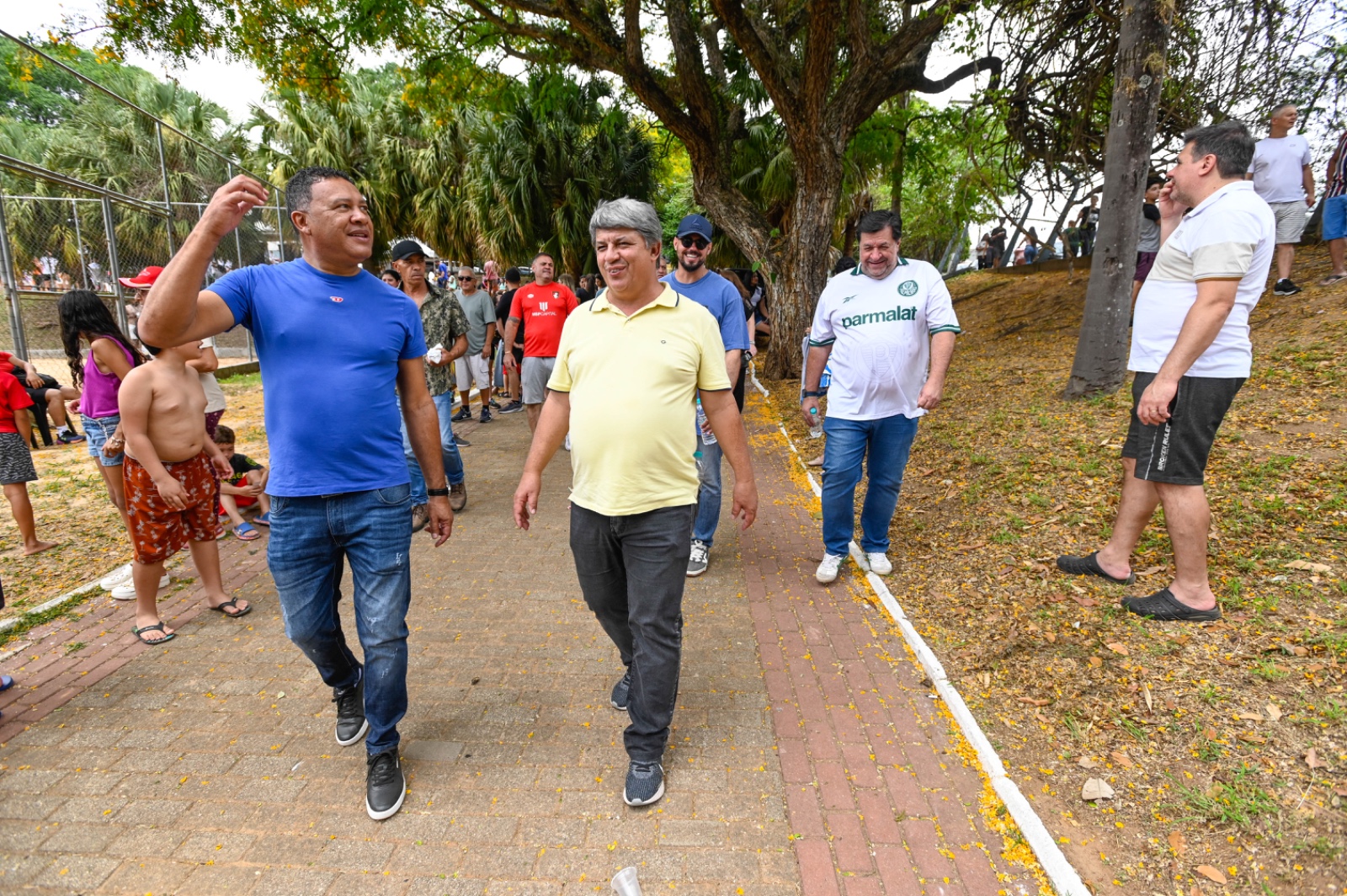 Wanderley de Almeida com o vereador Permínio Monteiro na festa no Nova Europa