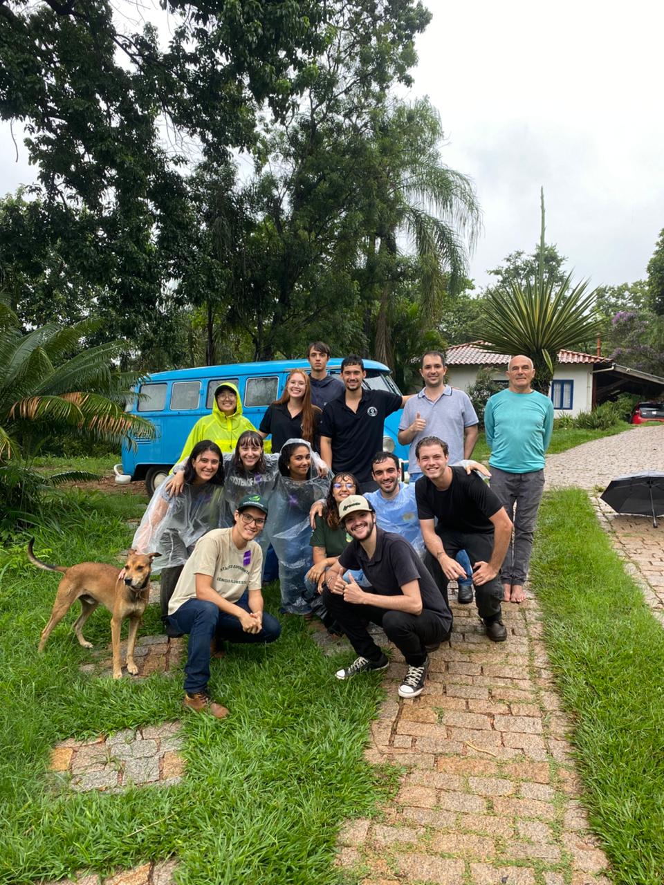 Grupo visita propriedade rural beneficiada pelo programa