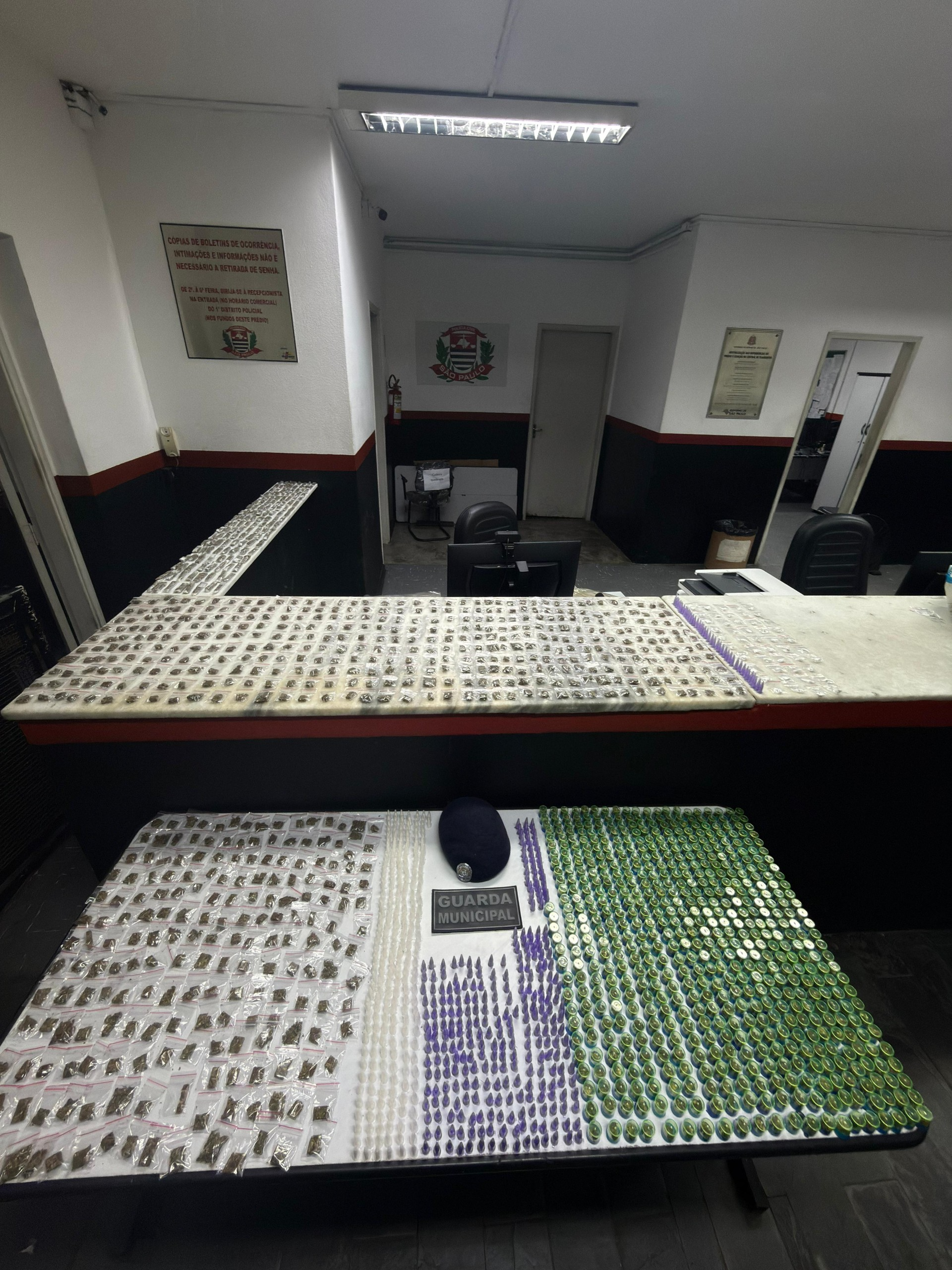 Operação resultou na apreensão de 4,8 quilos de entorpecentes, entre maconha, cocaína, crack e haxixe