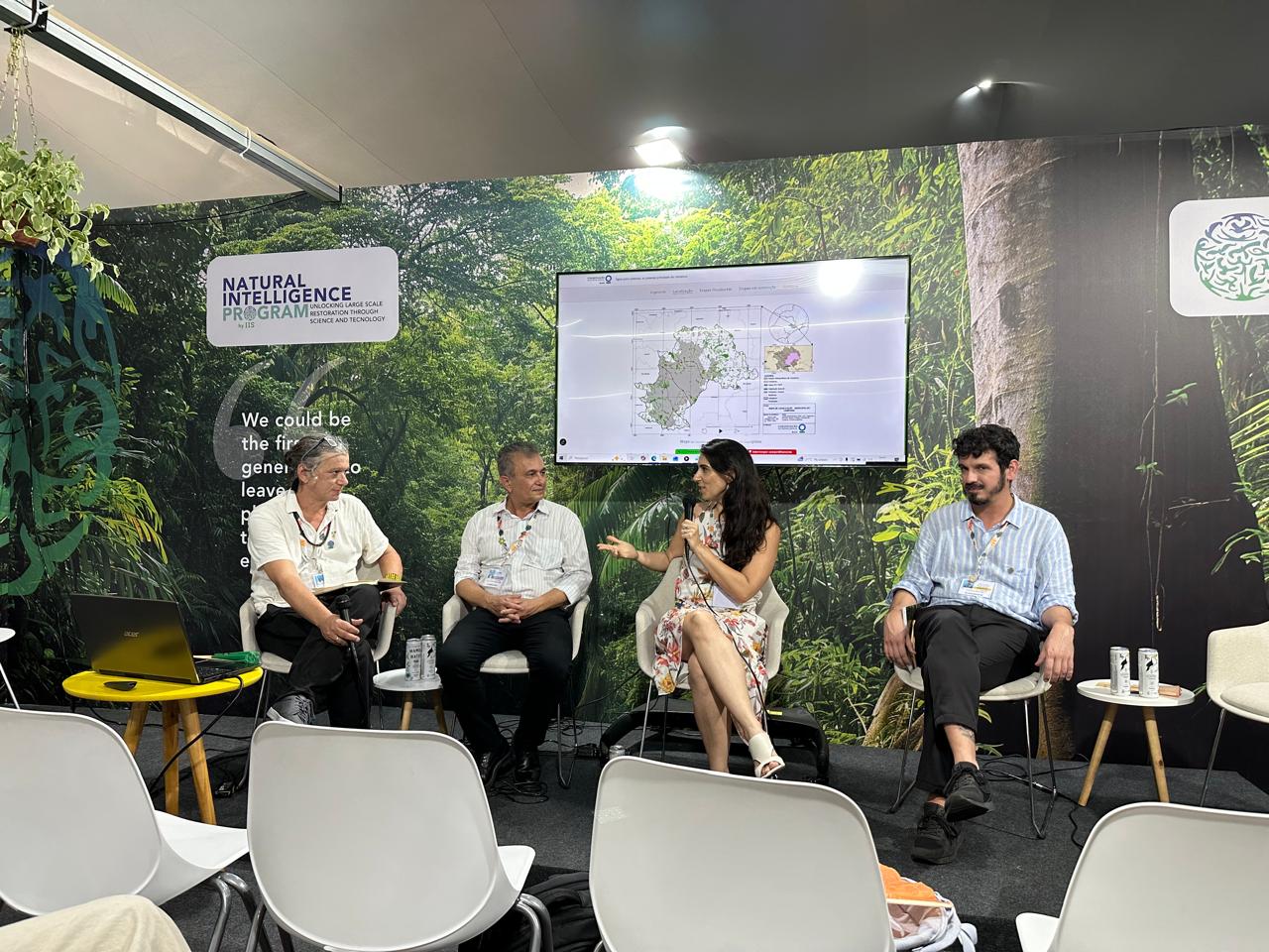 Ângela Guirao fala em evento