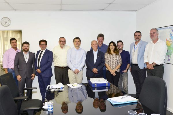 Comitiva posa para foto