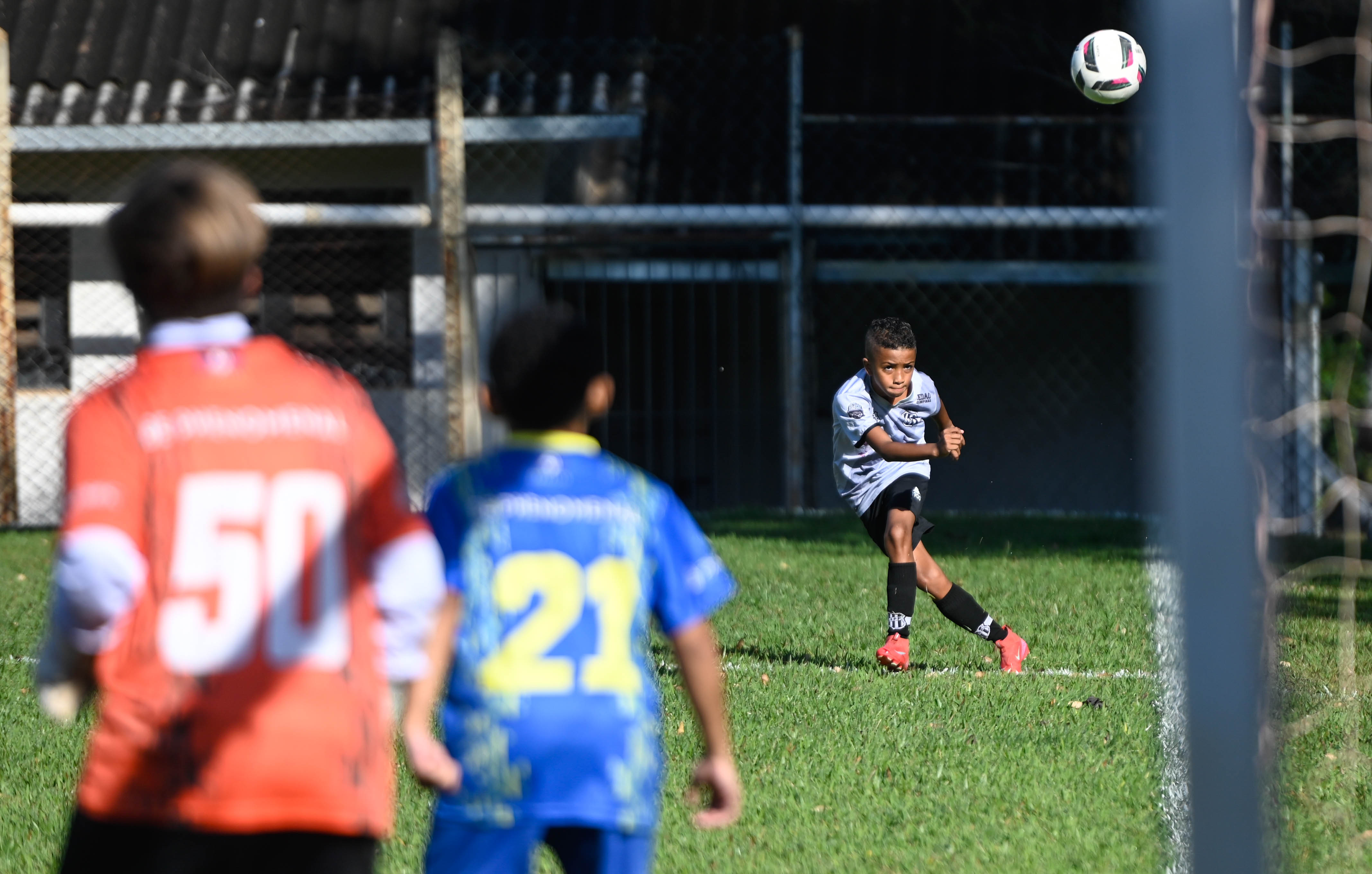 Cinco partidas acabaram em goleada 