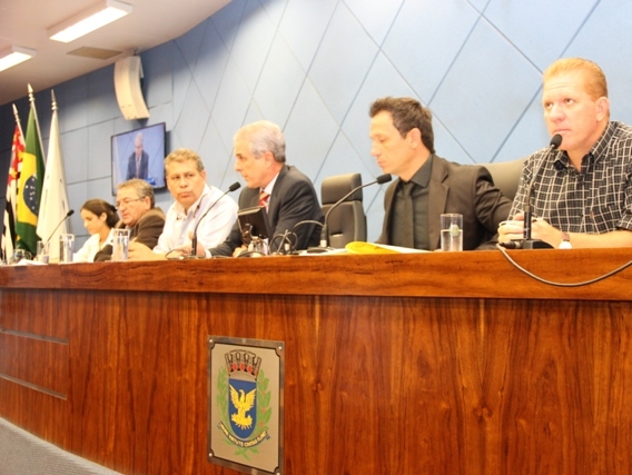 Secretário Barreiro durante a reunião