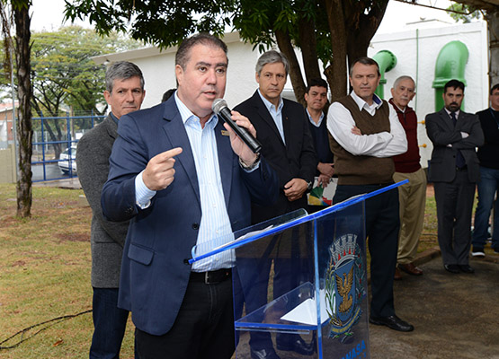 Prefeito Jonas Donizette entregou reservatório de água potável