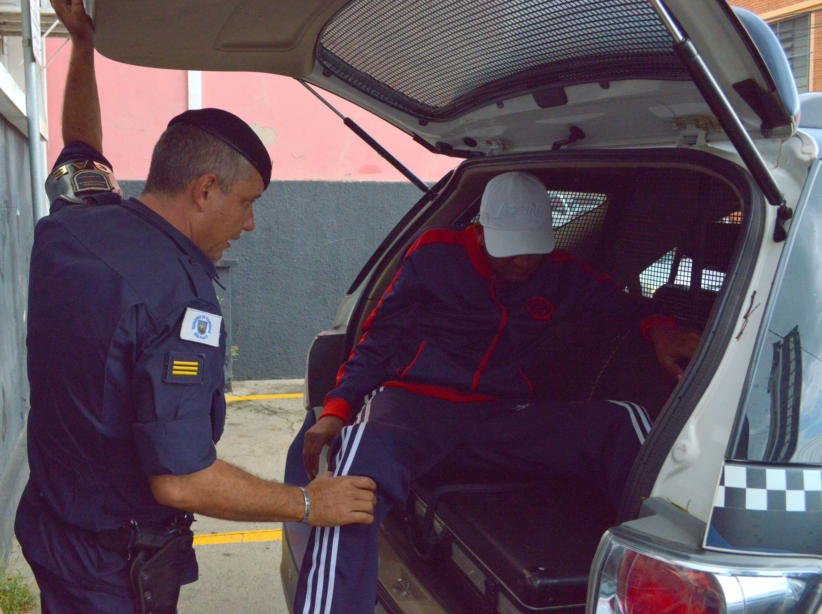 GM detém suspeito de dirigir embriagado