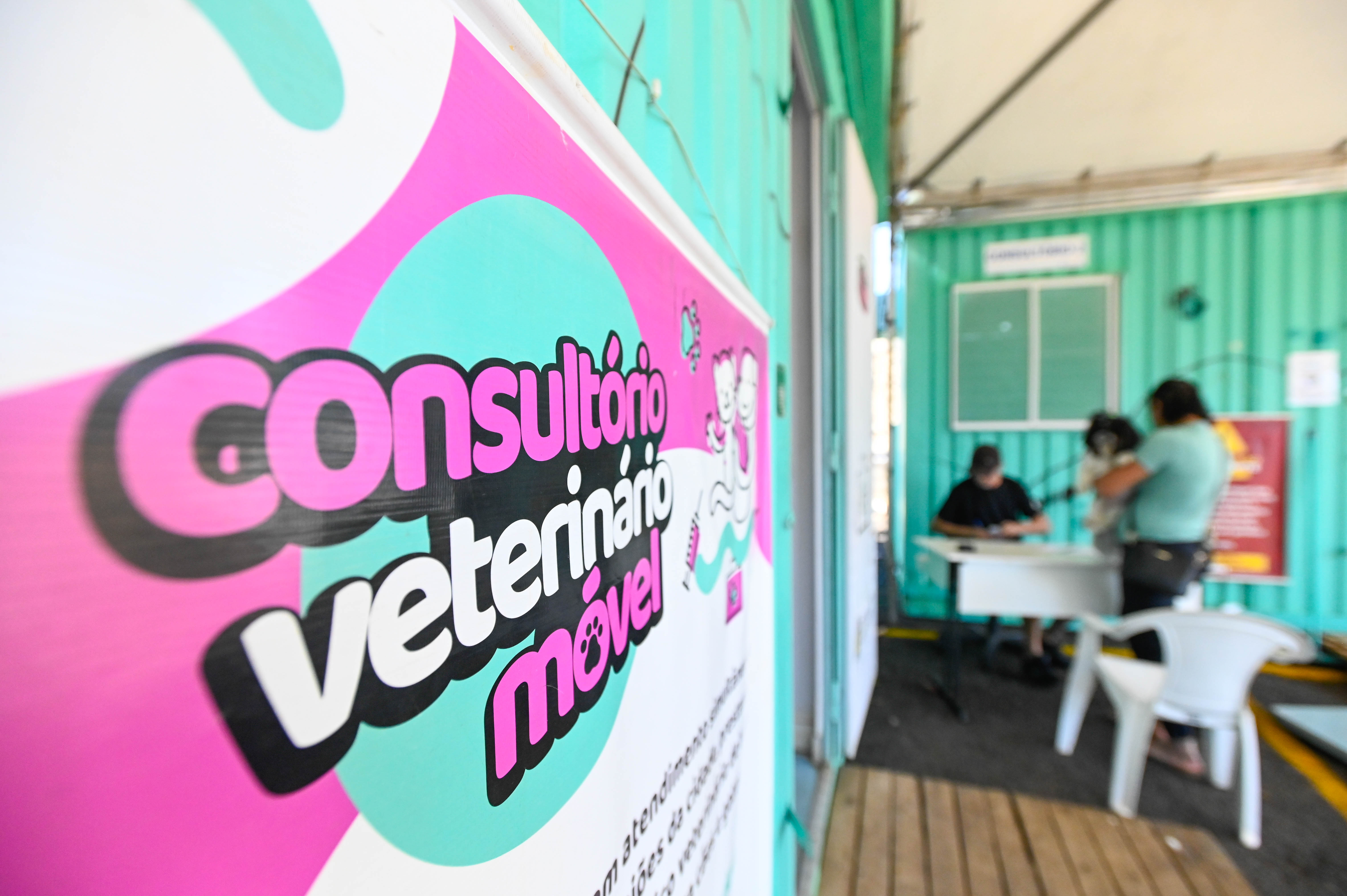 Unidades do Consultório Móvel oferecem atendimento, gratuito, a cães e gatos, a partir de segunda-feira, em dois locais