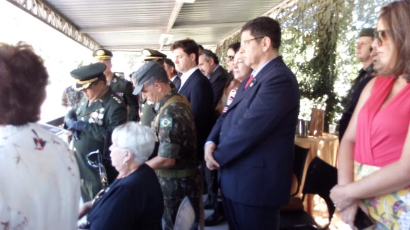 Autoridades se reuniram no palanque