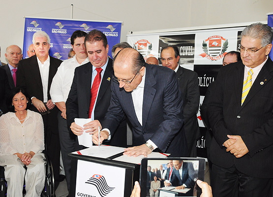 Governador assina documento para locação do imóvel da 2ª Seccional