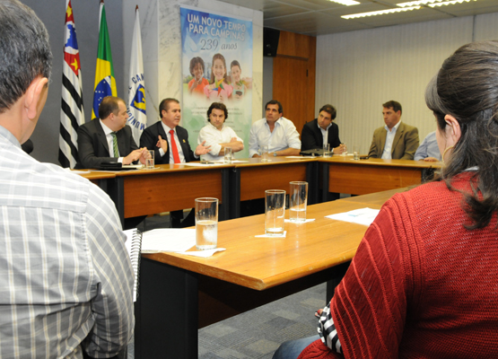 Prefeito fala aos empresários