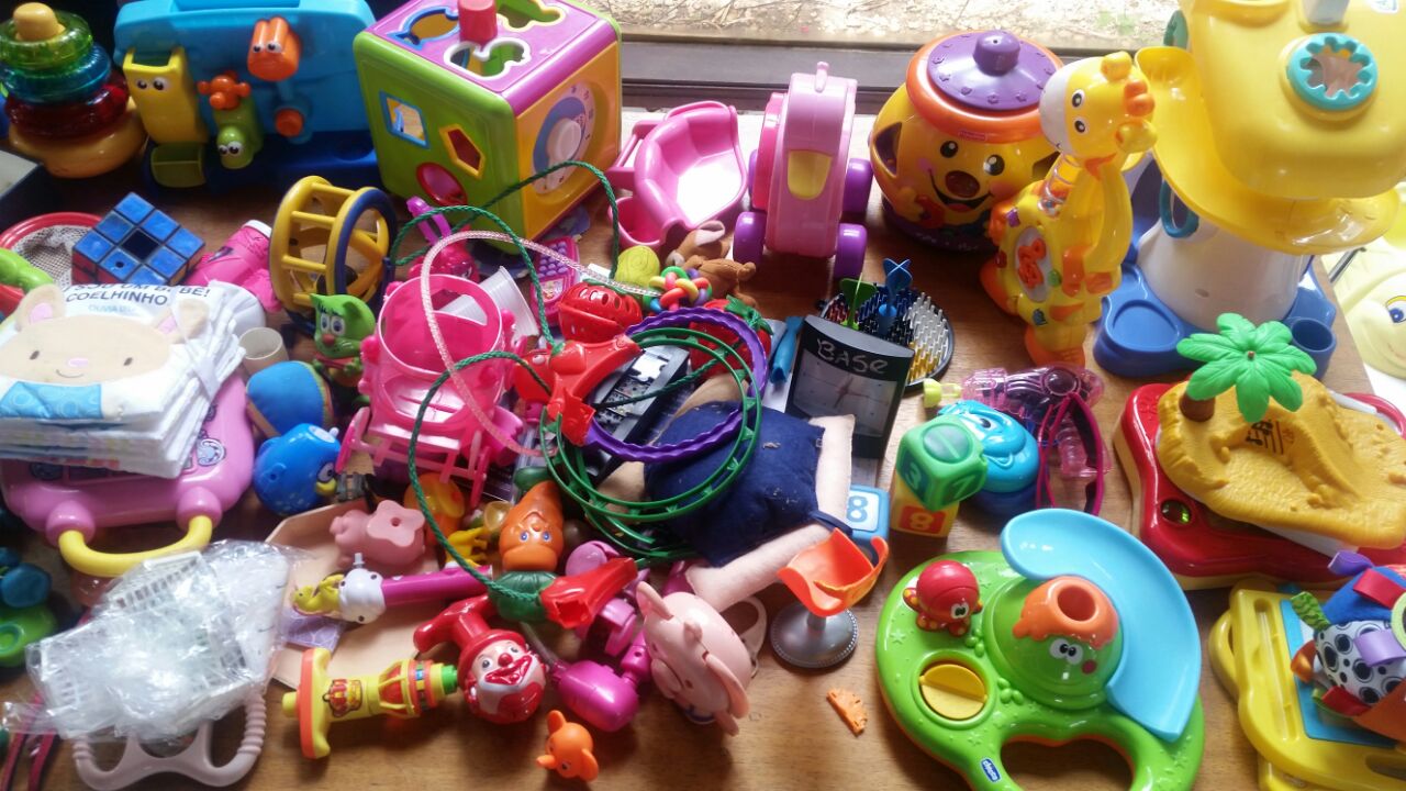 Brinquedos foram arrecadados em campanha com a comunidade