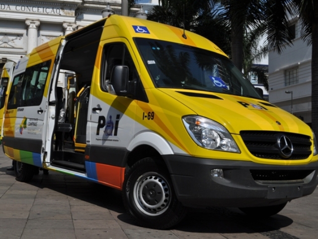 Vans adaptadas compõem frota do PAI-Serviço