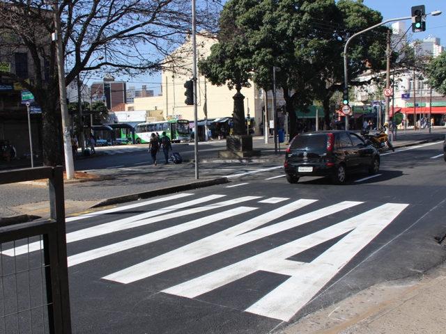 Campanha com foco na travessia segura de pedestres