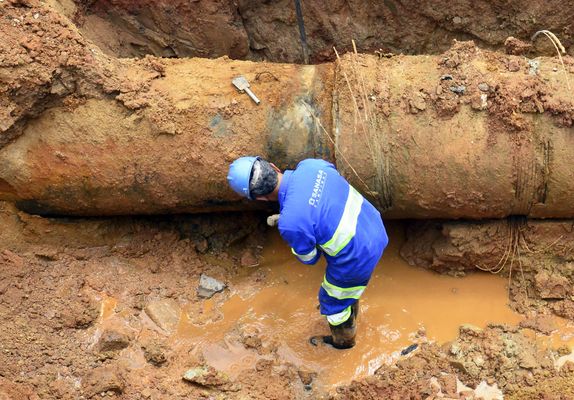 Avenida será interditada no trecho entre as ruas Apiaba e Abacaí para reparo em emissário de esgoto