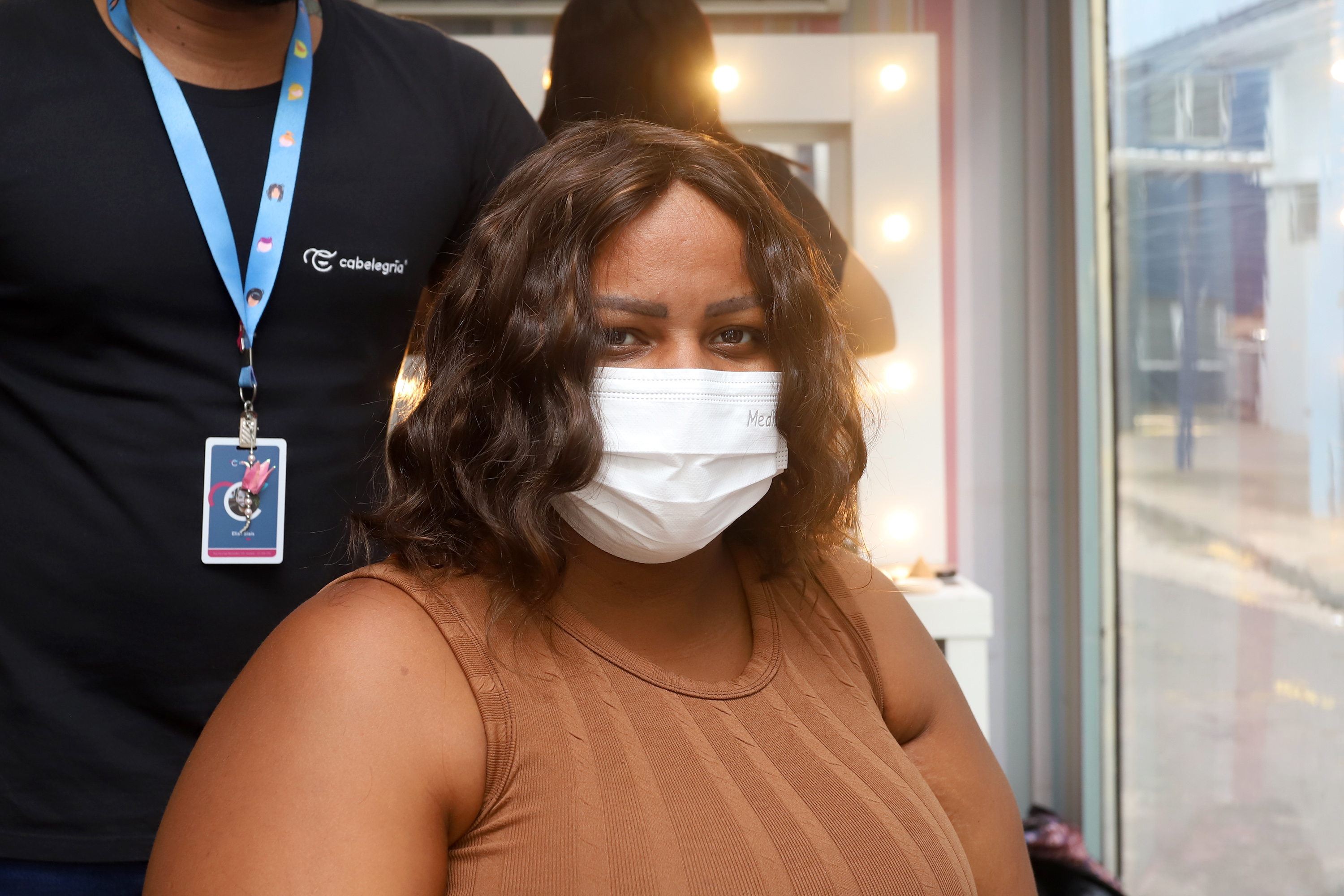 Dezenove mulheres receberam doações de perucas nesta sexta-feira