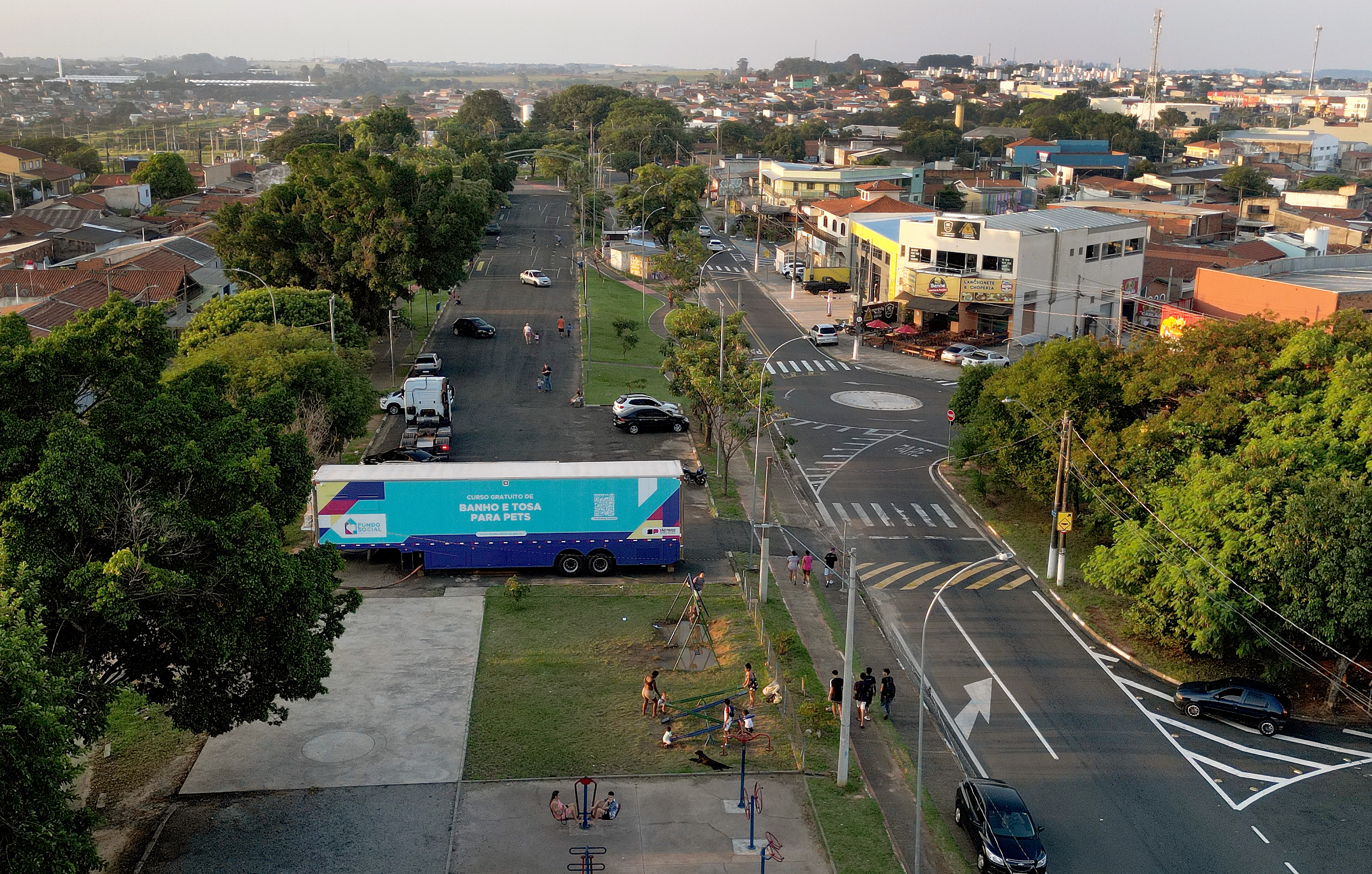 Na Praça João Amazonas, no Jardim Maracanã (foto), o curso de Gastronomia com Aproveitamento Integral dos Alimentos, a turma da noite tem 5 inscritos entre as 15 vagas disponíveis