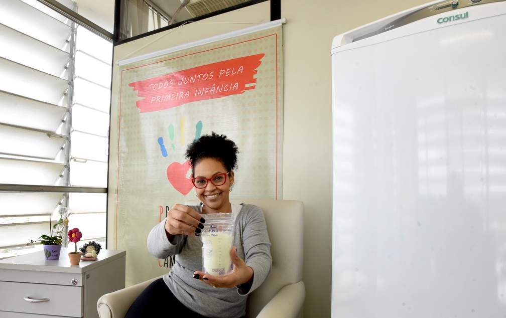 O Agosto Dourado faz referência ao “alimento de ouro” e incentiva a amamentação
