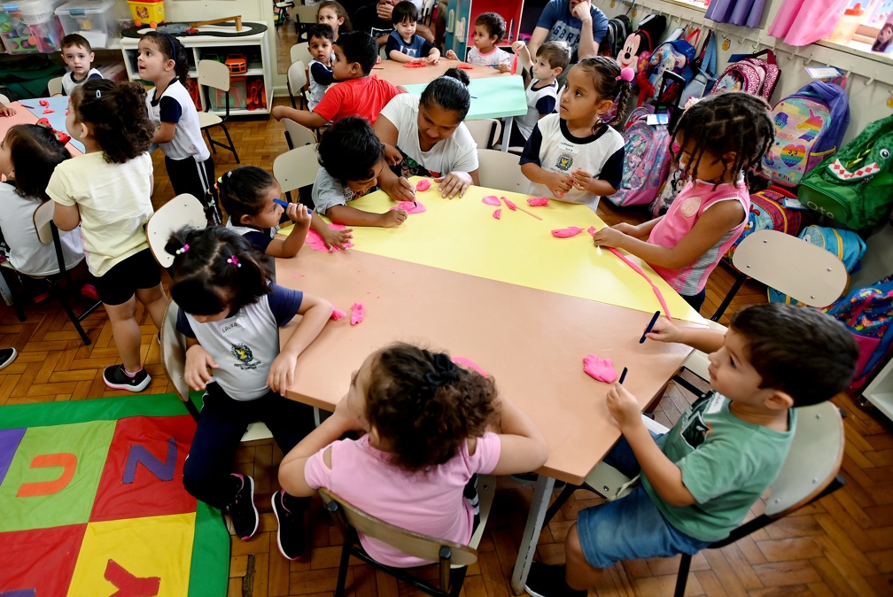 Documento estabelece procedimentos para escolas e setores administrativos da Secretaria de Educação mediante casos de racismo
