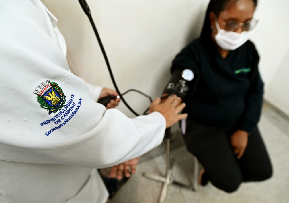 Paciente passa por atendimento no CS Jardim Santa Mônica, em Campinas