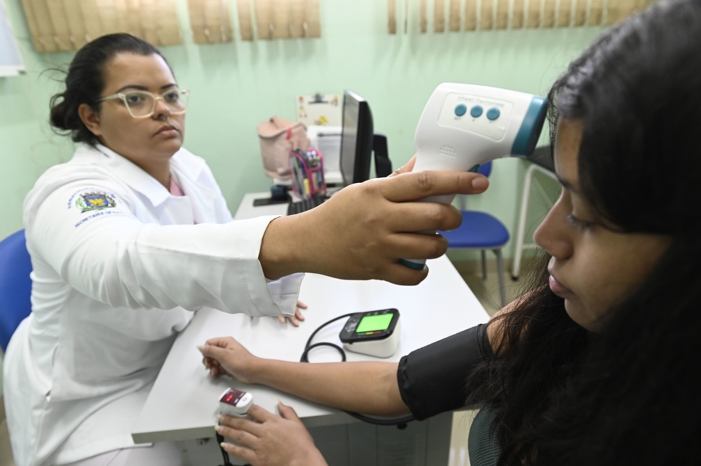 Paciente durante atendimento no CS Aurélia, em Campinas