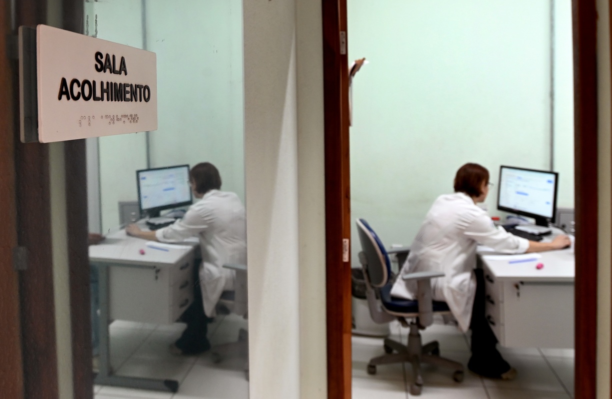 Sala de acolhimento no Centro de Referência em IST, HIV/aids e Hepatites Virais