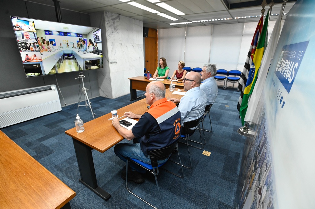 Prefeito Dário Saadi durante reunião on-line com a ministra da Sáude, Nísia Trindade