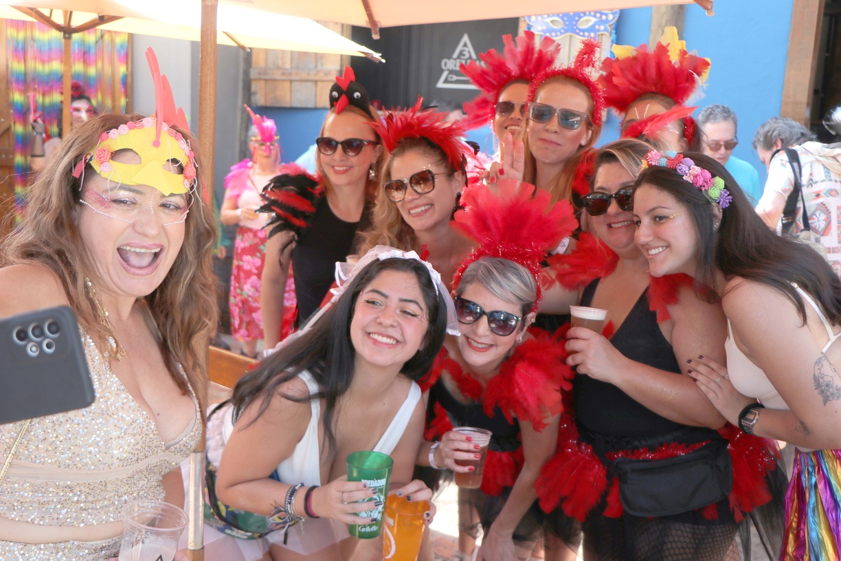 Urbanismo fiscalizou cumprimento das normas, como a que proibia venda de bebidas em recipientes de vidro