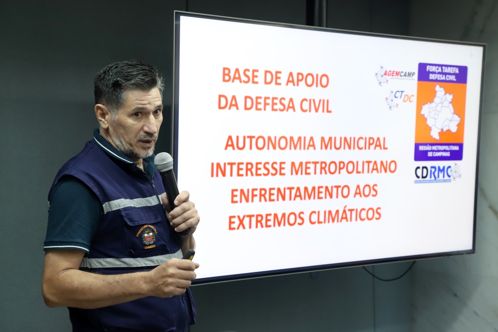 Também foram discutidas pautas como a criação de bases de apoio da Defesa Civil 
