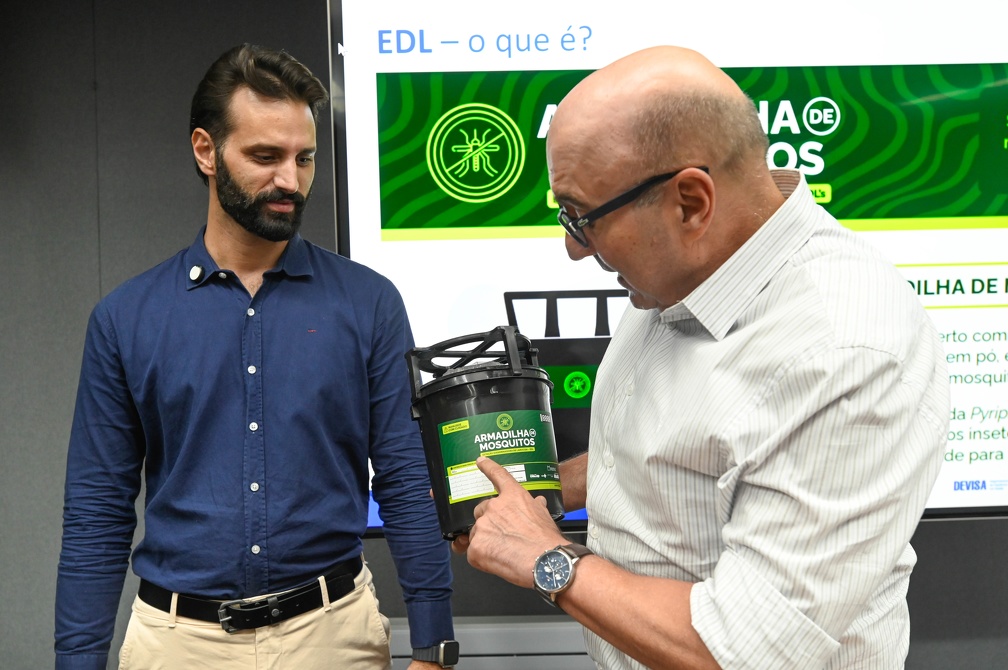 Fausto Marinho Neto e o prefeito Dário Saadi durante apresentação das EDLs