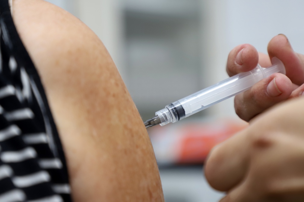 Vacina protege contra as gripes A (H1N1 e H3N2) e B